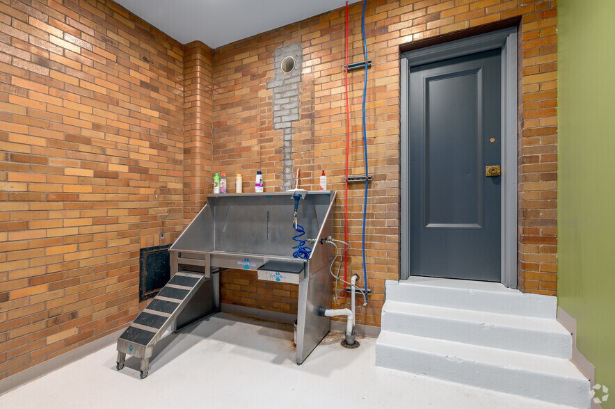 More Photos Of 99 W Saint Clair Ave, Cleveland Apartments For Lease