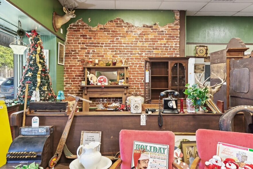 More Photos Of 107 W Main St, Cameron Storefront Retail Office For Sale