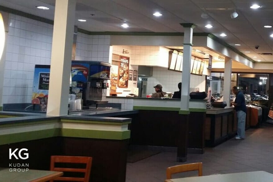 More Photos Of 9267 S Cicero Ave, Oak Lawn General Retail For Sale