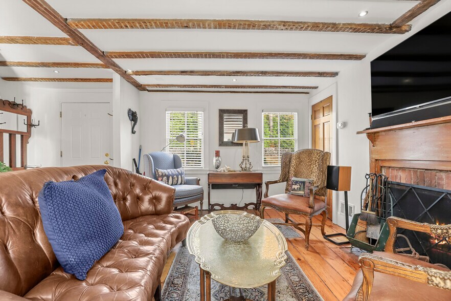 More Photos Of 47 Hollow Tree Ridge Rd, Darien Apartments For Sale