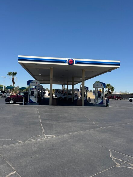 More Photos Of 205 E 15th St, Imperial Convenience Store For Sale