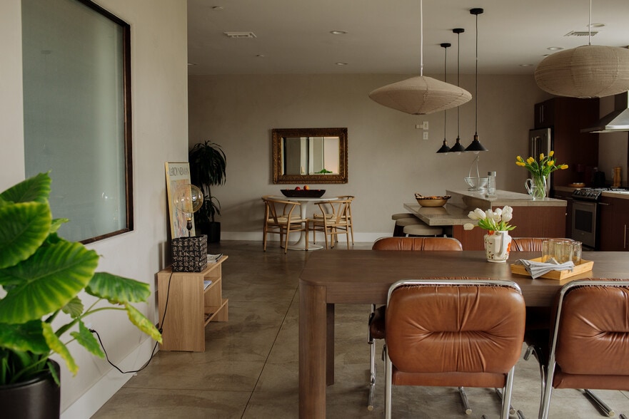 More Photos Of 7494 Santa Monica Blvd, West Hollywood Hotel For Sale