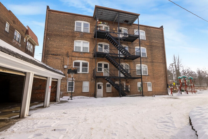 More Photos Of 2617 Euclid Heights Blvd, Cleveland Heights Apartments For Sale