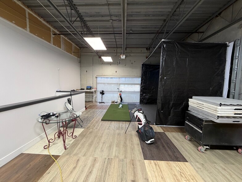 More Photos Of 1225 Kingsway Ave, Port Coquitlam Warehouse For Lease