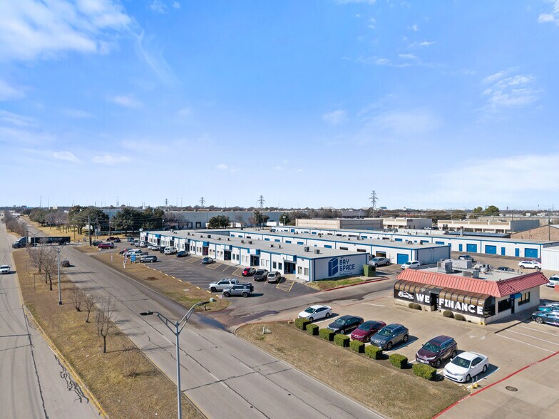 More Photos Of 3201-3207 E Pioneer Pky, Arlington Light Distribution For Lease