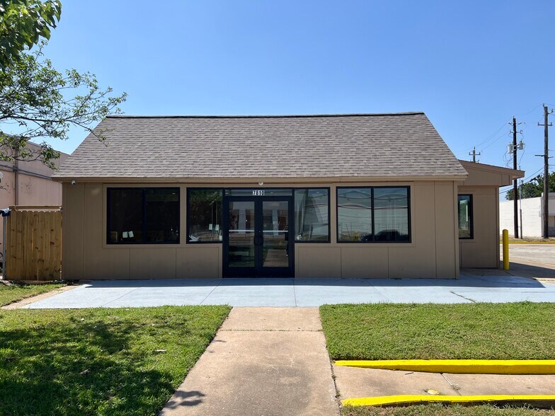 More Photos Of 7810 Bellfort Rd, Houston Restaurant For Sale