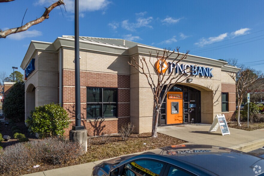 More Photos Of 1668 Montclair Rd, Irondale Freestanding For Sale