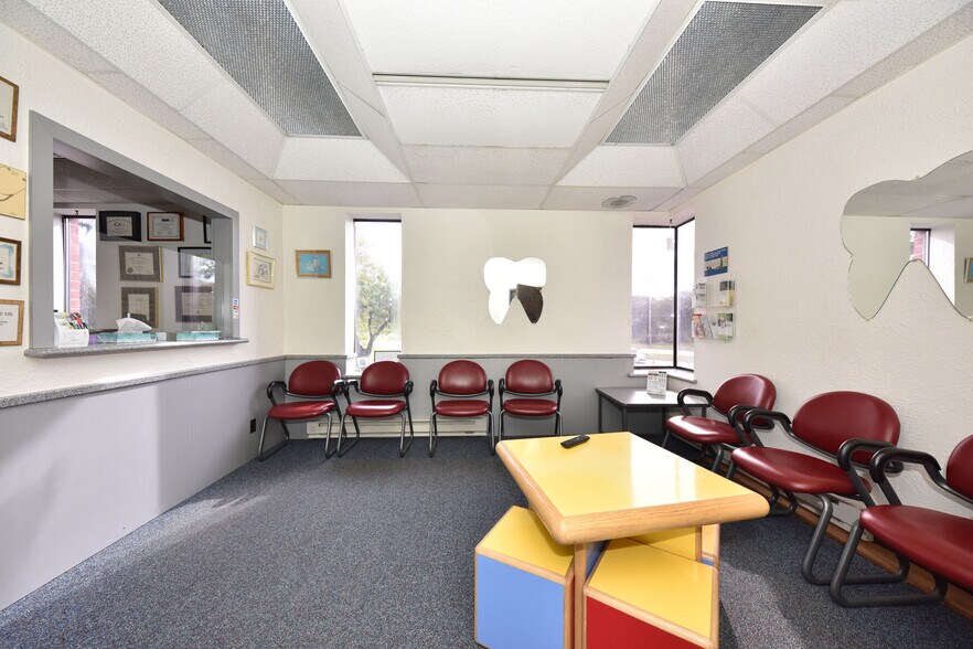 More Photos Of 7400 W Brown Deer Rd, Milwaukee Office For Sale