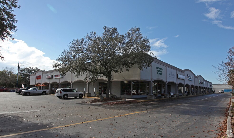 Primary Photo Of 3409-3445 W University Ave, Gainesville General Retail For Lease