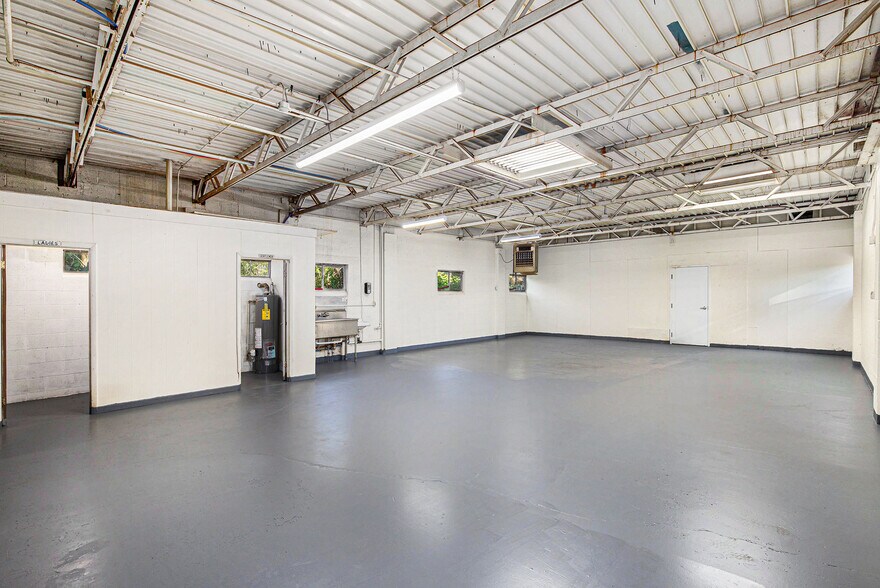 More Photos Of 3344 E Bristol Rd, Burton Warehouse For Sale