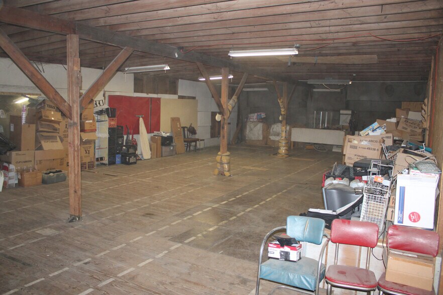 More Photos Of 10543 Old Lake Rd, Lake City Service Station For Sale