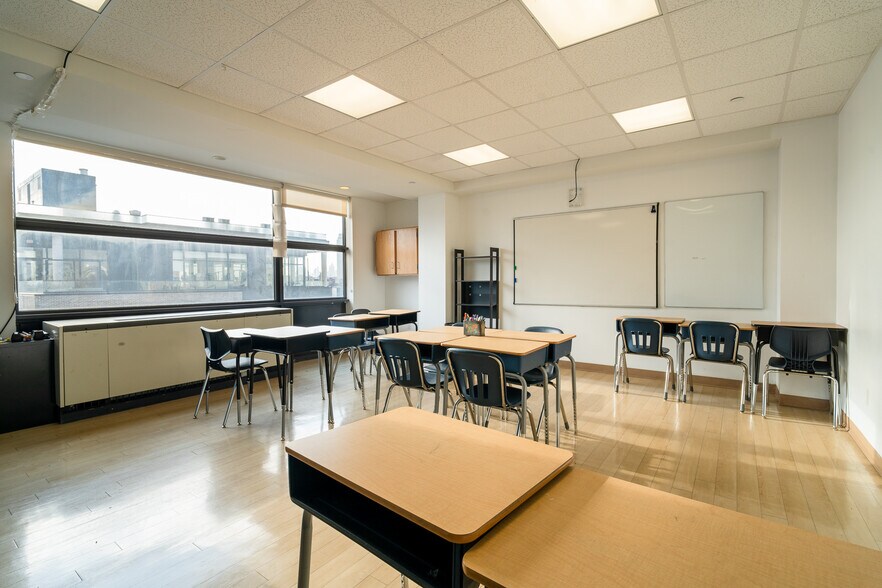 More Photos Of 297-299 N 7th St, Brooklyn Schools For Lease