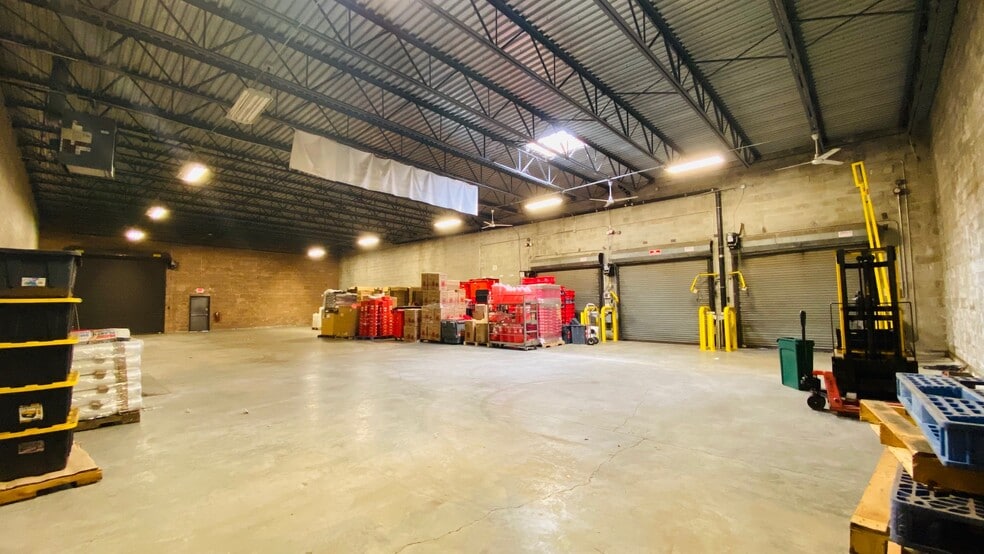 More Photos Of 33 Baron Blvd, Staten Island Warehouse For Lease