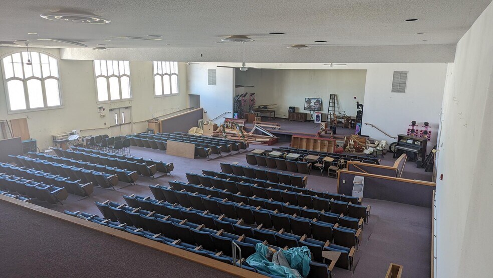 More Photos Of 600 E Coe Ave, Stanfield Trailer Camper Park For Sale