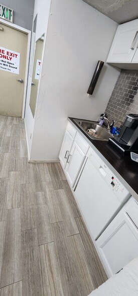 More Photos Of 10680-10710 McSwain Dr, Cincinnati Flex For Sale