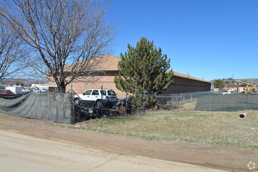 More Photos Of 9612 Titan Park Cir, Littleton Warehouse For Lease