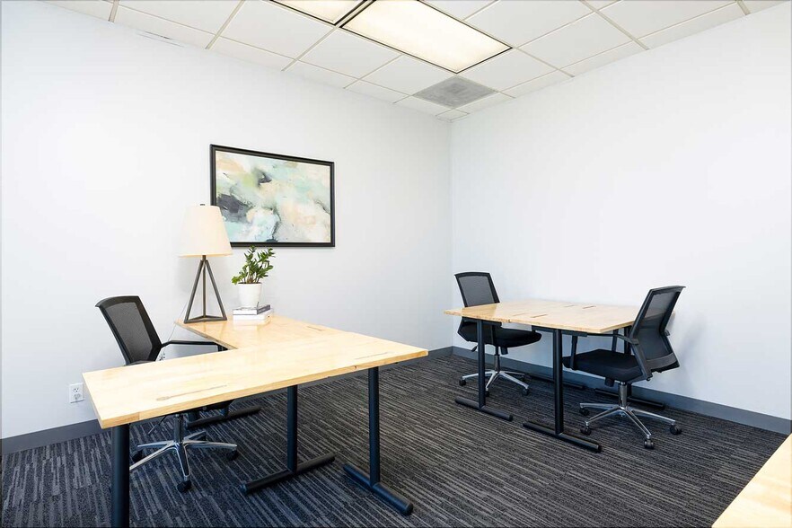 More Photos Of 3120 Southwest Fwy, Houston Coworking Space