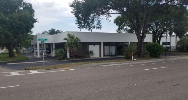 More Photos Of 9502 N Florida Ave, Tampa Auto Dealership For Sale