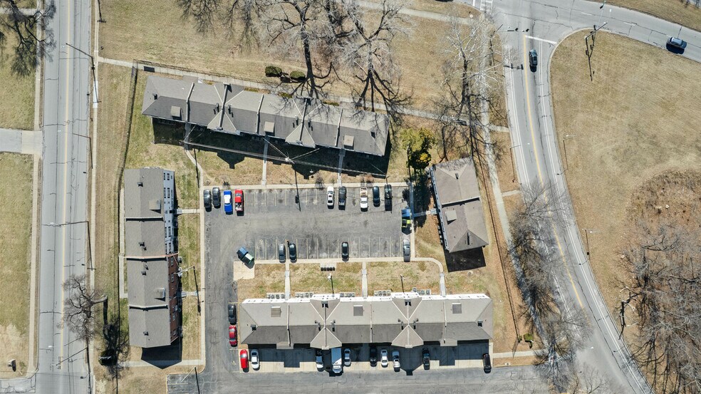 More Photos Of 3712 E 47th Ter, Kansas City Apartments For Sale