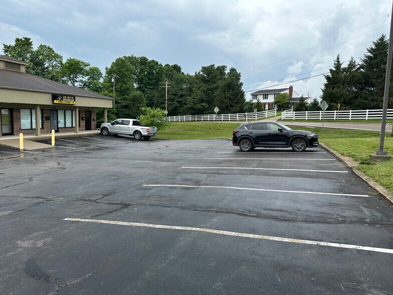 More Photos Of 2801-2819 Amsterdam Rd, Villa Hills General Retail For Lease