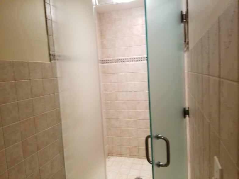 More Photos Of 574 Washington St, Easton Freestanding For Lease