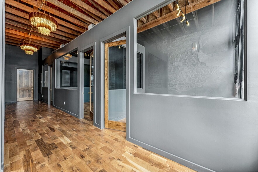 More Photos Of 104 S Kickapoo St, Lipan General Retail For Lease