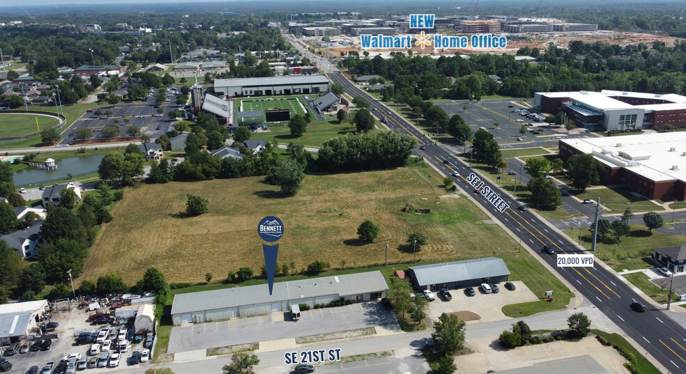 More Photos Of 908 SE 21st St, Bentonville Showroom For Lease