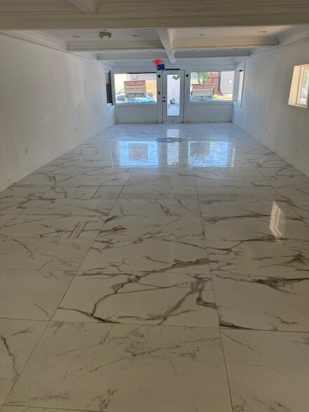 More Photos Of 24251 Main St, Santa Clarita General Retail For Lease