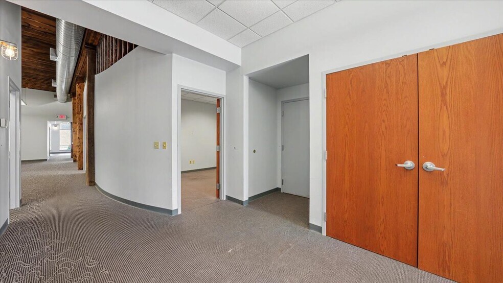 More Photos Of 102 Walnut St, Winona Office Residential For Sale