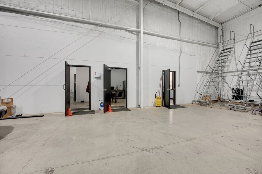 More Photos Of 22800 Highway H, Sedalia Manufacturing For Sale