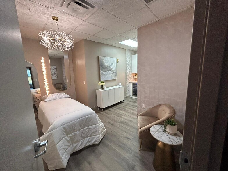 More Photos Of 2295 S Hiawassee Rd, Orlando Office For Sale