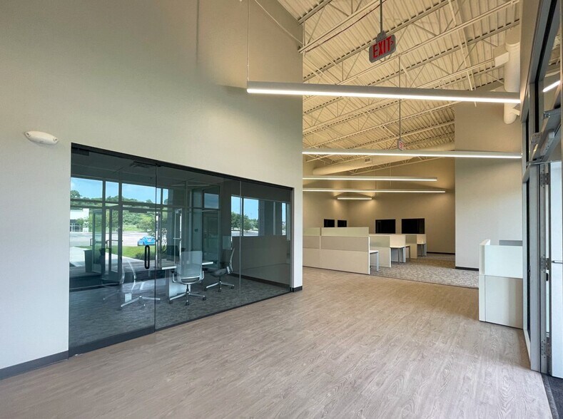 More Photos Of 5638-5772 Transportation Blvd, Garfield Heights Unknown For Lease