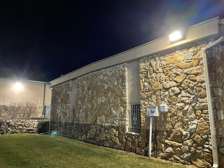 More Photos Of 19605 E 40 Hwy, Independence Warehouse For Sale