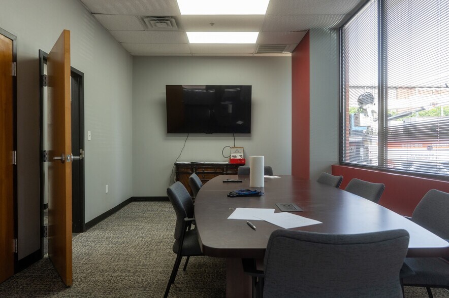 More Photos Of 207 Park Ct, Ridgeland Warehouse For Lease