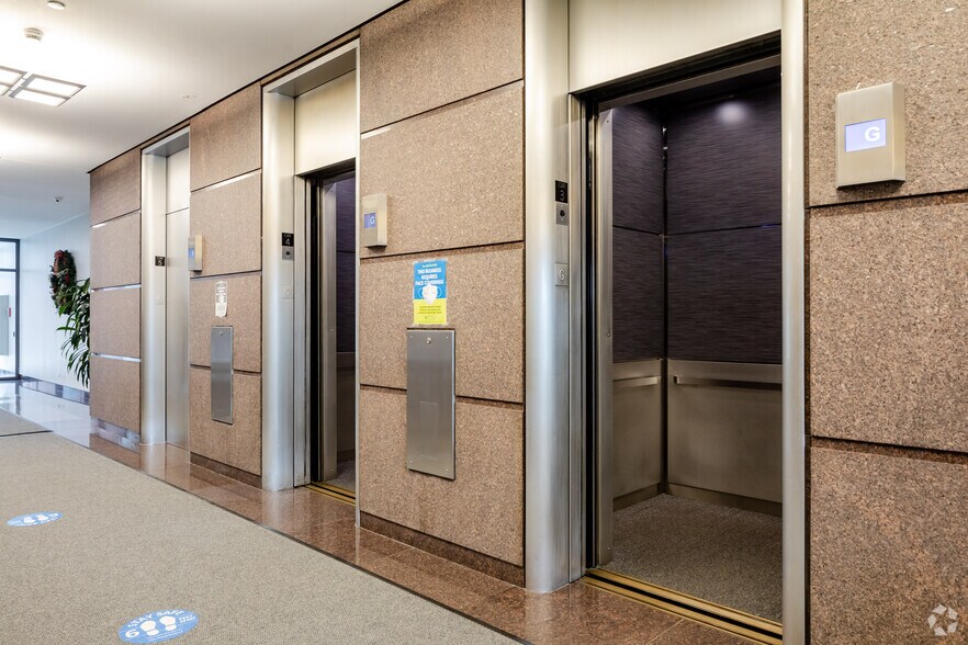 More Photos Of 1600 Golf Rd, Rolling Meadows Coworking Space