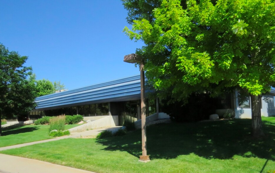 Primary Photo Of 1822 Sunset Pl, Longmont Light Distribution For Lease