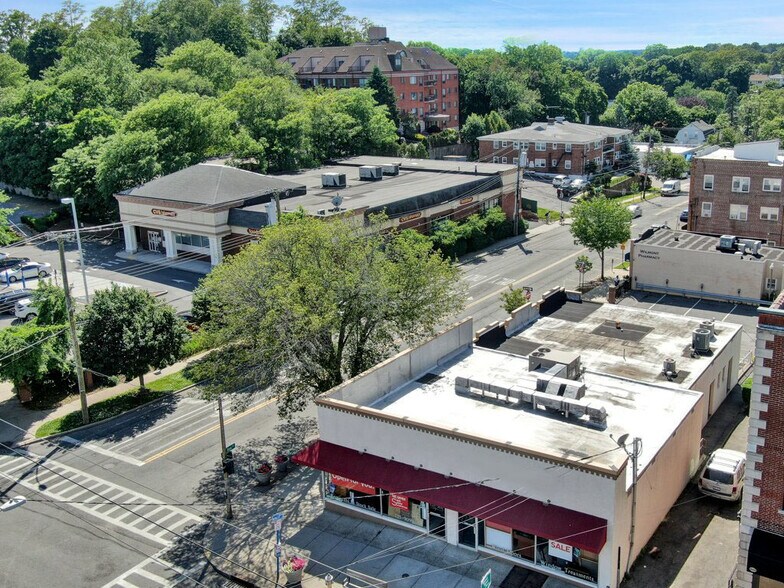 More Photos Of 825 White Plains Rd, Scarsdale Storefront Retail Office For Lease
