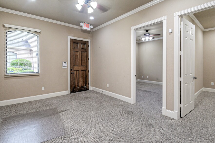 More Photos Of 1828 Snake River Rd, Katy Medical For Sale