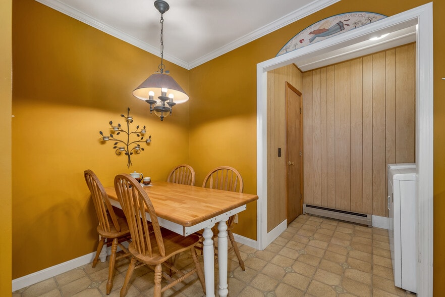More Photos Of 1955 Presidential Hwy, Jefferson Restaurant For Sale