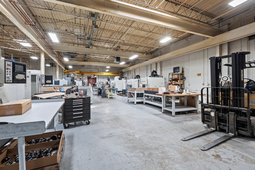 More Photos Of 32301 Howard Ave, Madison Heights Warehouse For Sale