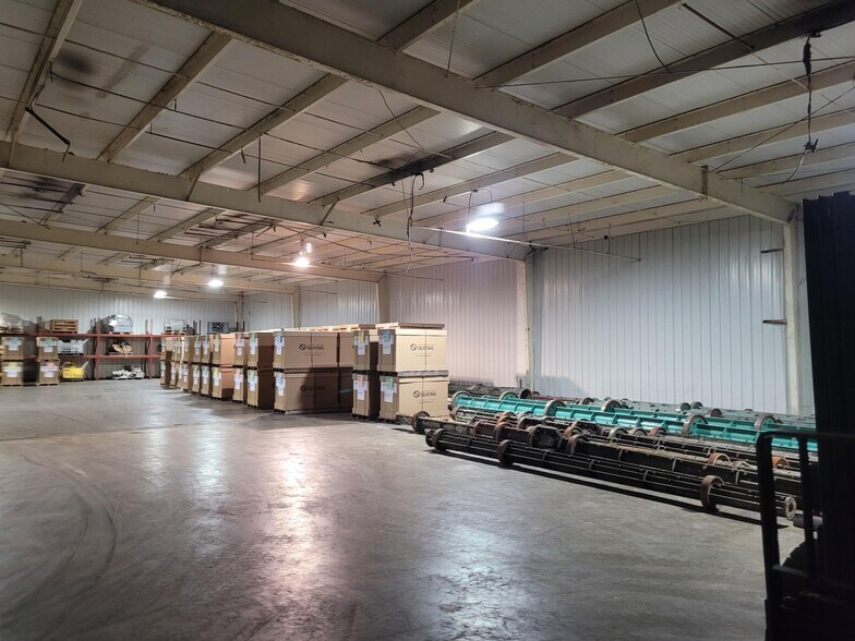 More Photos Of 1609 Frank Akers Rd, Anniston Warehouse For Lease