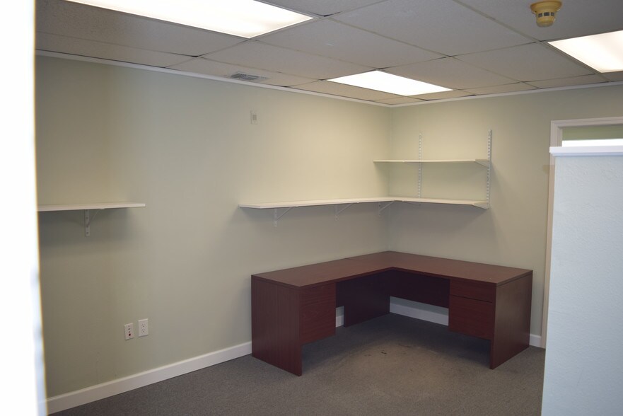 More Photos Of 1460 S McCall Rd, Englewood Medical For Sale