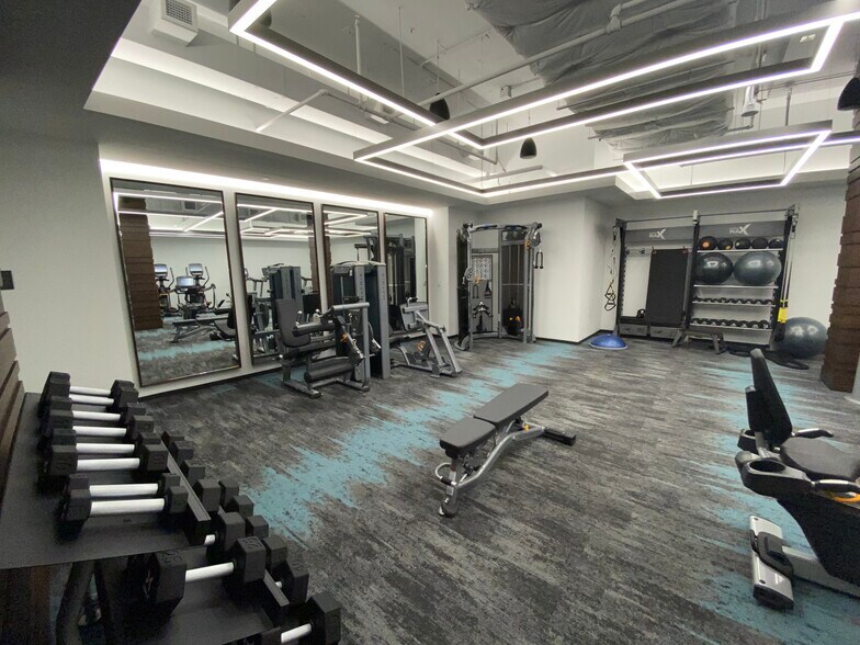 More Photos Of 21000 Atlantic Blvd, Dulles Town Center Office For Lease