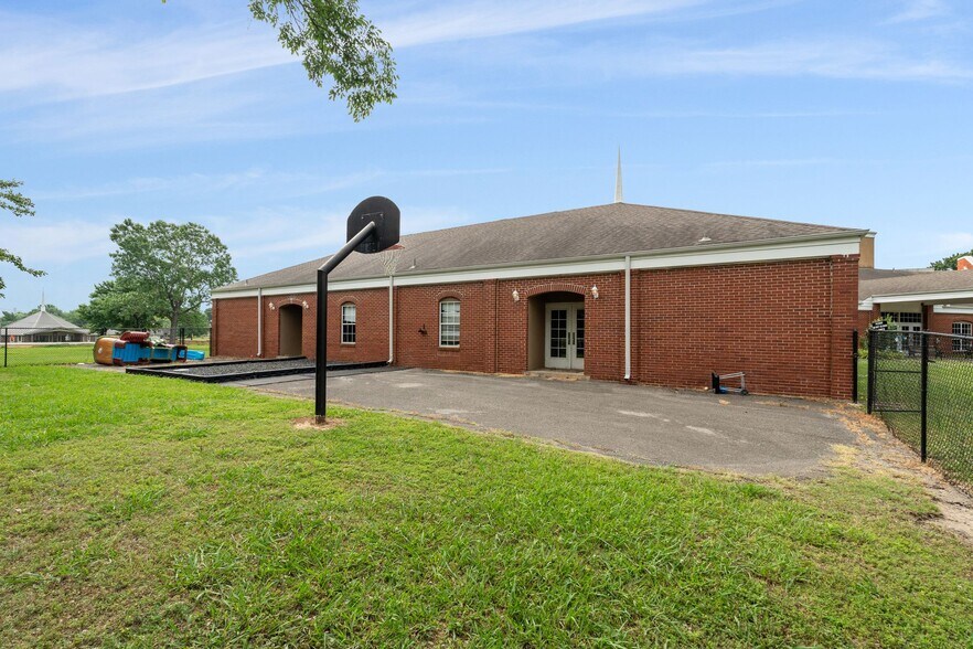 More Photos Of 1101 N Wheeler Ave, Sallisaw Religious Facility For Sale
