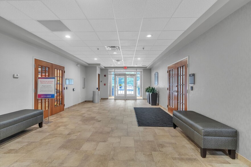 More Photos Of 10995 Allisonville Rd, Fishers Medical For Lease