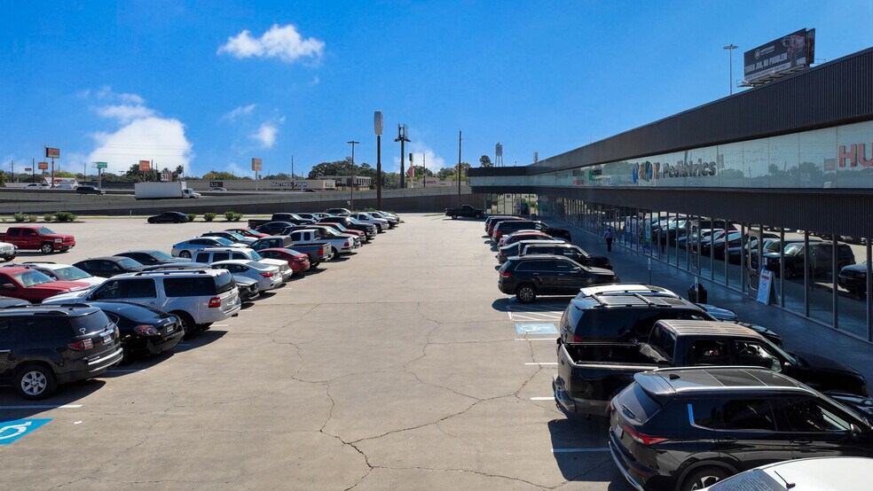 More Photos Of 19333 N US 59 Hwy, Humble Unknown For Lease