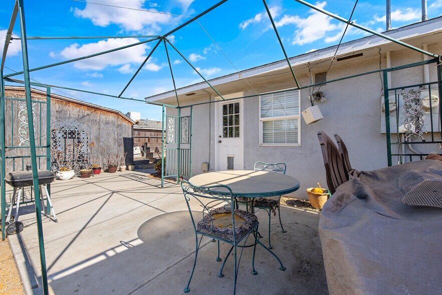 More Photos Of 909 E Noble Ave, Visalia Multifamily For Sale