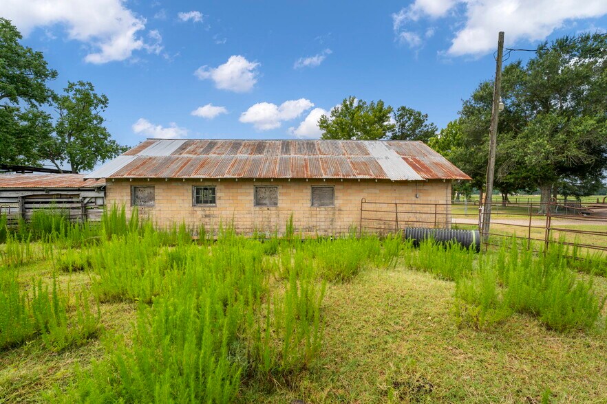 More Photos Of 14630 Hwy 105, Cleveland Land For Sale