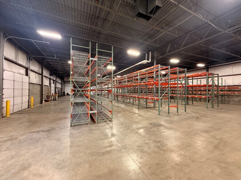 More Photos Of 7522-7528 E Pendleton Pike, Indianapolis Light Distribution For Lease