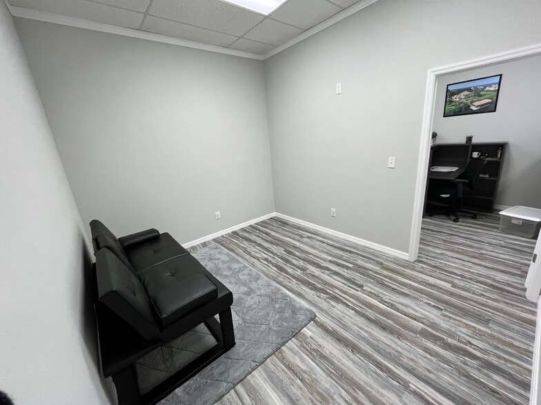 More Photos Of 1450 N Courtenay Pky, Merritt Island General Retail For Sale